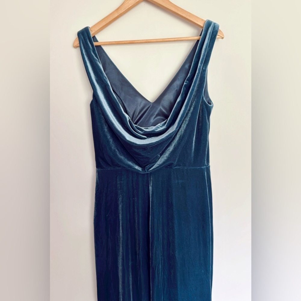 Revelry Dakota Gown - Picture 6 of 7